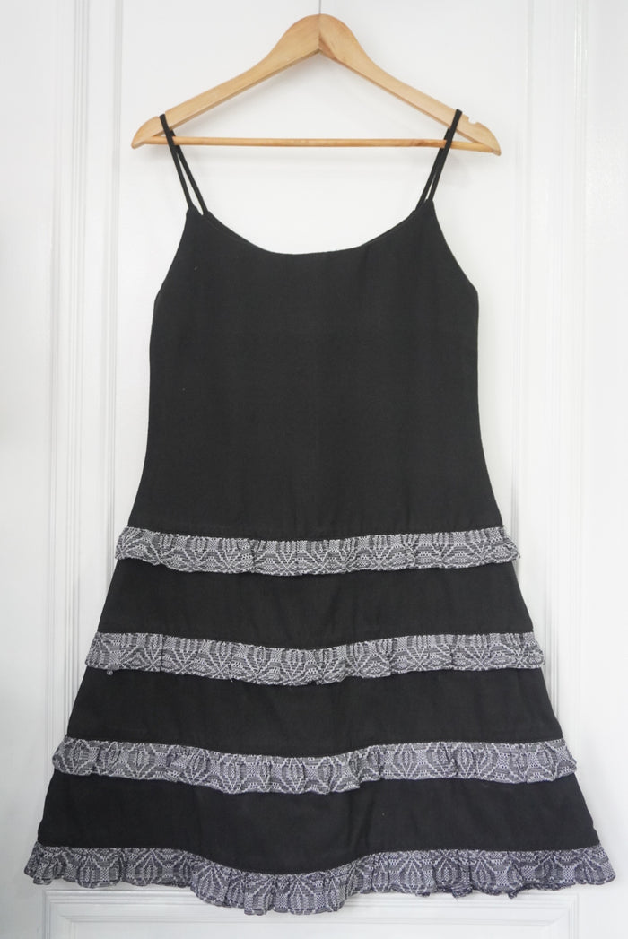 Janina : Black