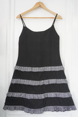 Janina : Black