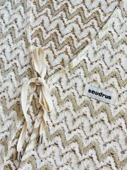 SEVDRUS Raw Bone Lace Blouse – Raw Bone, yakın çekim dantel motifleri